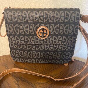 GIANI BERNINI Block Signature Crossbody Organizer